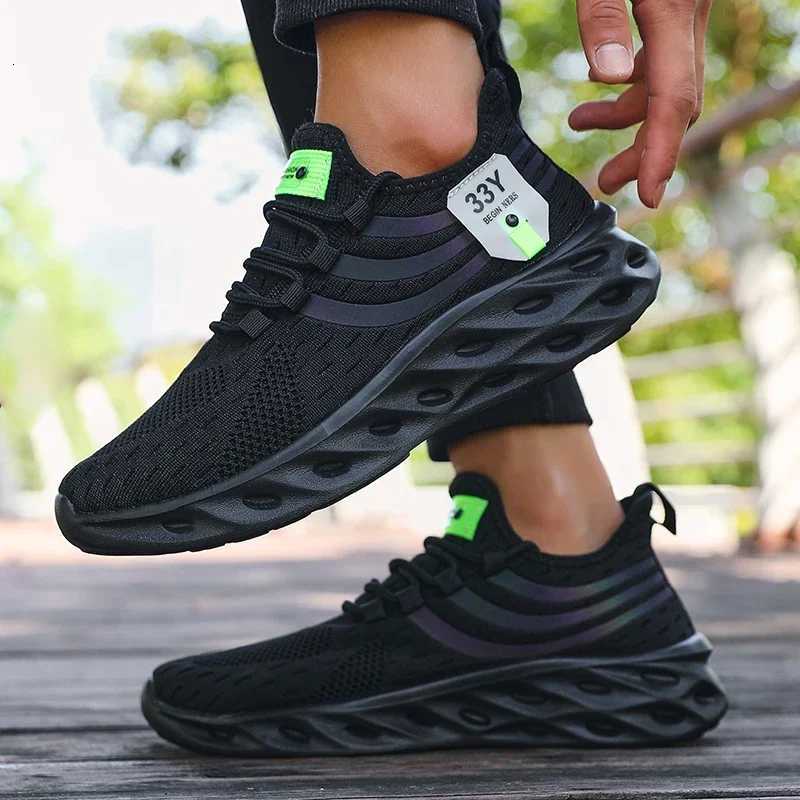 Mens Summer Breathable Mesh Shoes Lightweight Non Slip Knit Running Sneakers Trendy Aesthetic Focused Jogging Basketball Shoes K260302