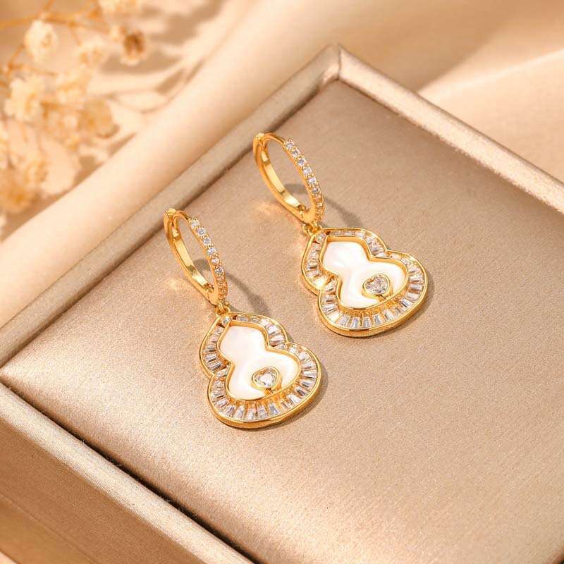 French-style High-end Mother-of-pearl Gourd Earrings Fashionable And Versatile Earrings