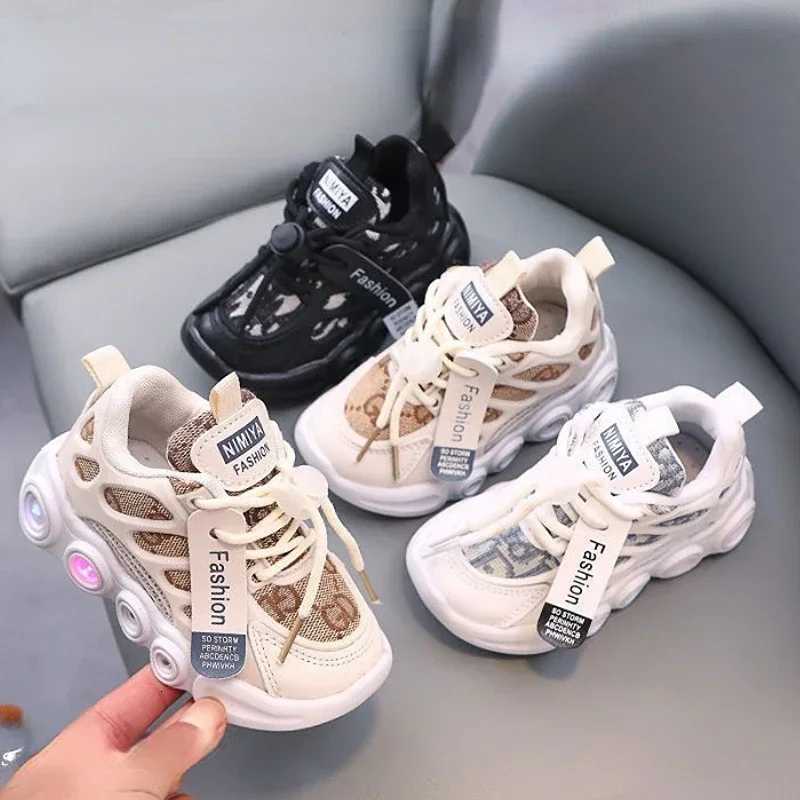 Kids LED Light Up Sneakers Breathable Luminous Running Shoes for Toddler GirlsT260302