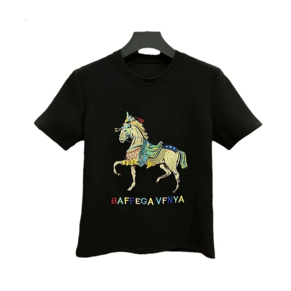 New Men's Autumn/Winter Fashion Short Sleeve T-Shirt With Horse Embroidery, European Style, Loose Fit, Casual And Stylish