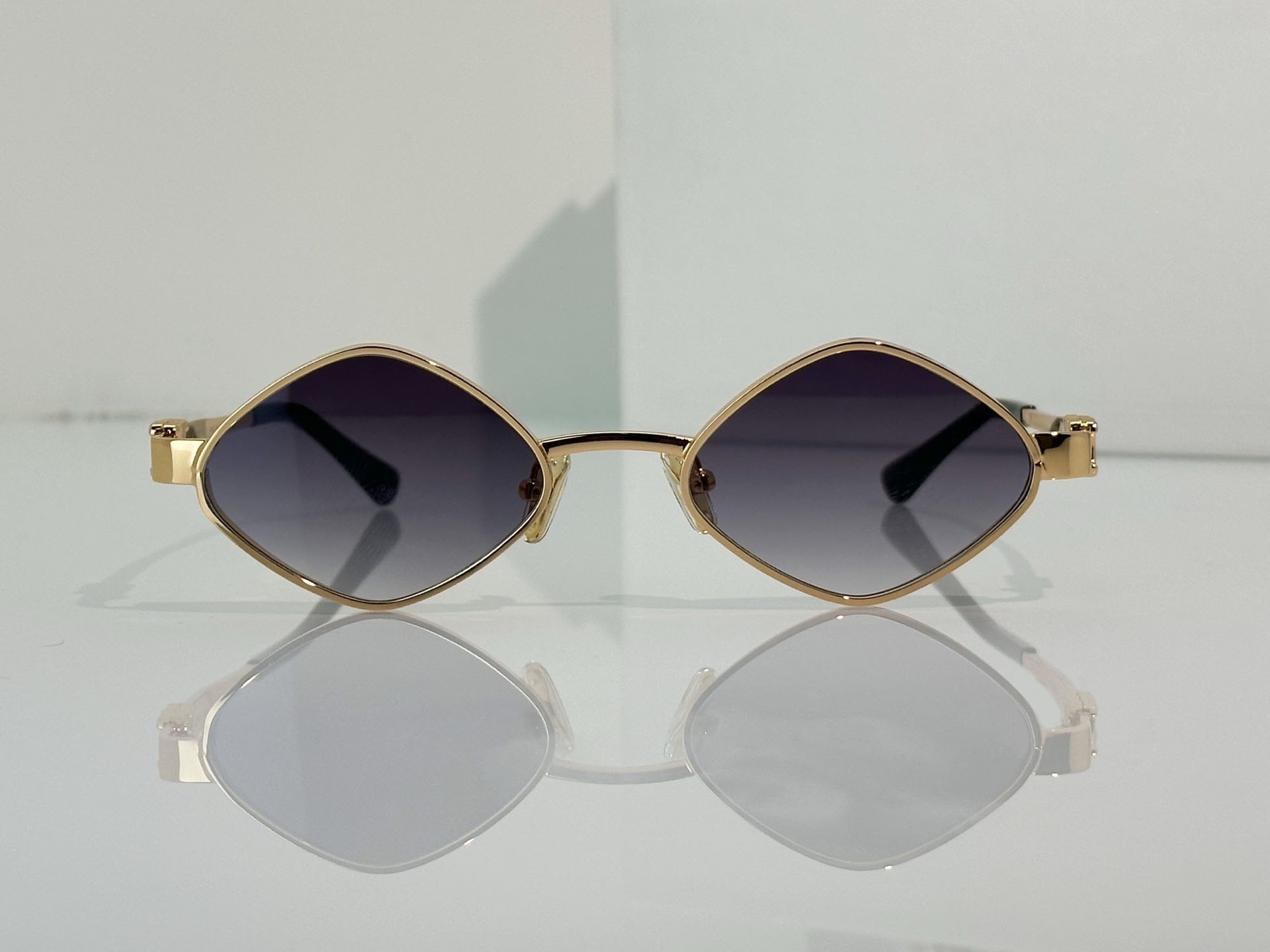 Womens Sunglasses For Women Men Sun Glasses Mens 42145U Fashion Style Protects Eyes Random Box