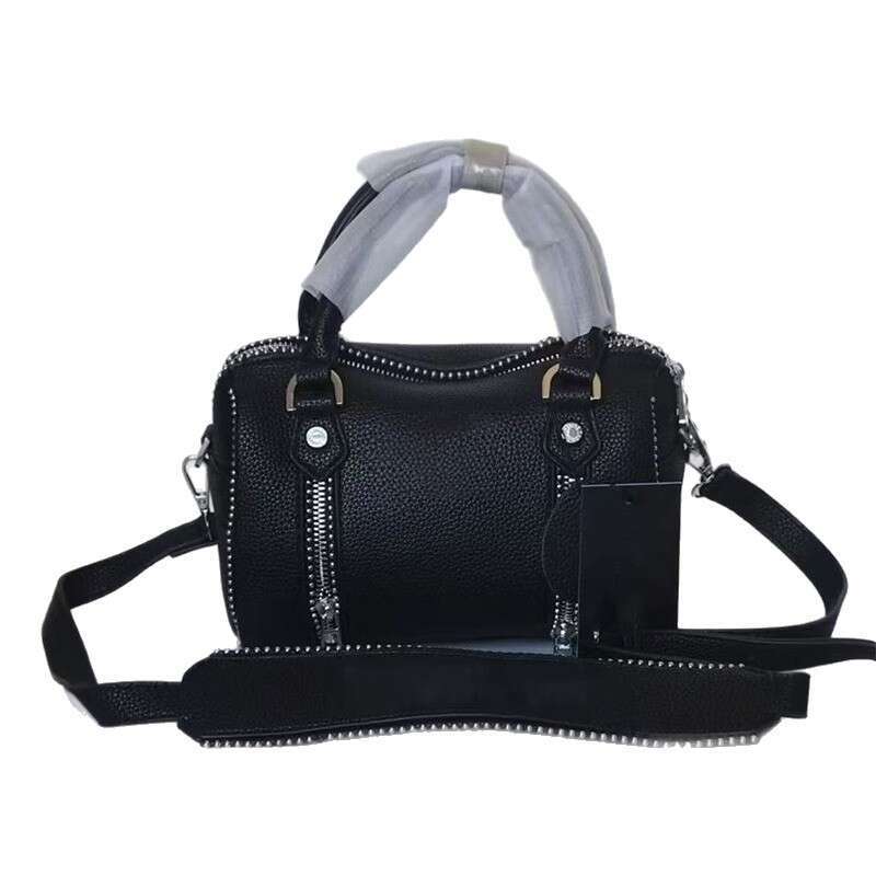 New fashion shoulder black women's crossbody bag, luxurious design, vintage envelope bag