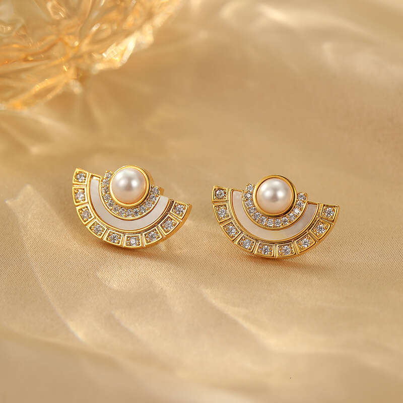 Natural Shell Fan-Shaped Earrings Vintage S925 Silver Stud for Women Unique and Luxurious Earrings with a High-End Feel