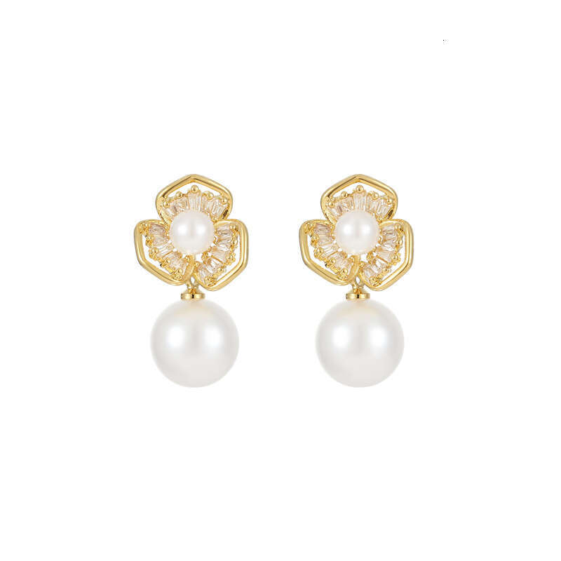 Floral Pearl Zircon Earrings With A High-end Light Luxury Fashionable Feel S925 Silver Needle Studs