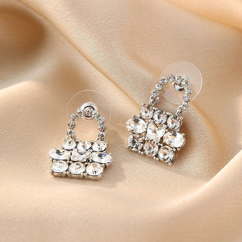 Micro-inlaid Zircon For Women Light Luxury Super Shiny Versatile Simple And Unique Stud Earrings