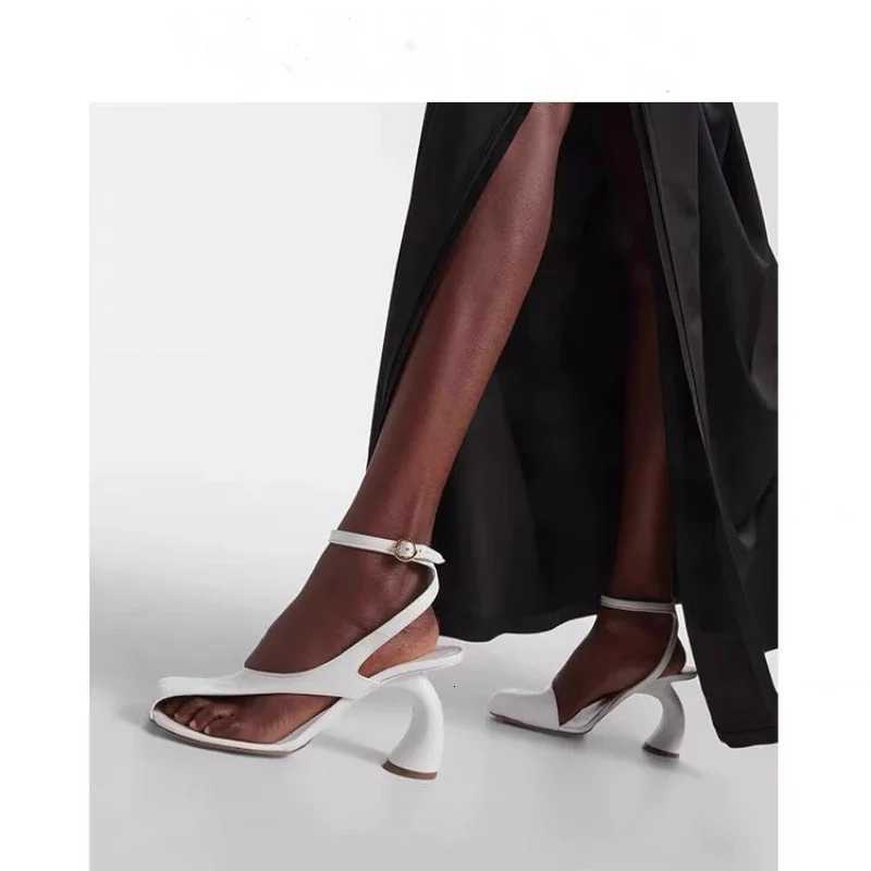 2025 European and American Womens Spring and Summer Open Toed Thick High Heels Square Head One Button Strap Large Sandals K260302