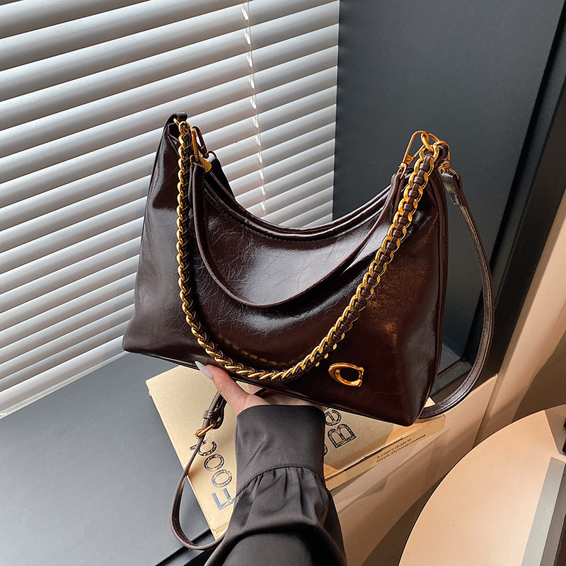 2026 Spring New French Style Oil Wax luxury handbag Leather Single Shoulder Bucket Crossbody Underarm Women's Large Capacity Versatile Bag