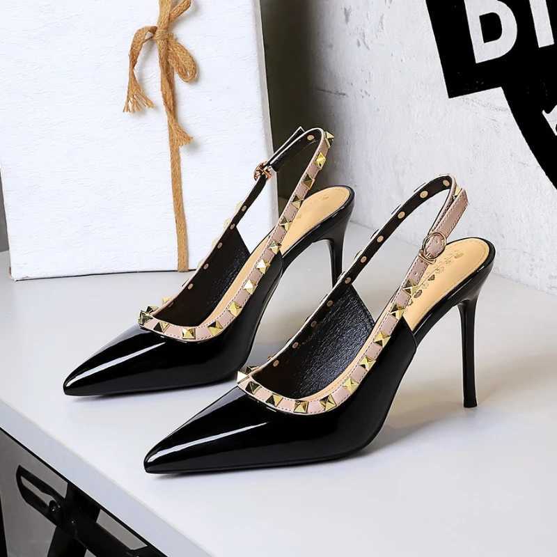 European And American Style Banquet High Heels Super High Heels Shallow MOUth Patent Leather Empty Strap Single Shoes K260302
