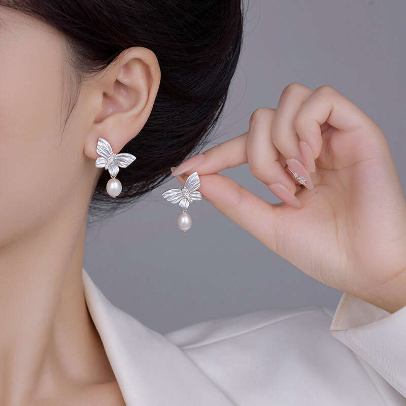 Natural Freshwater Pearl Earrings With Glazed Butterfly Design S925 Silver Stud Earrings Light Luxury Fashion Ear Accessories