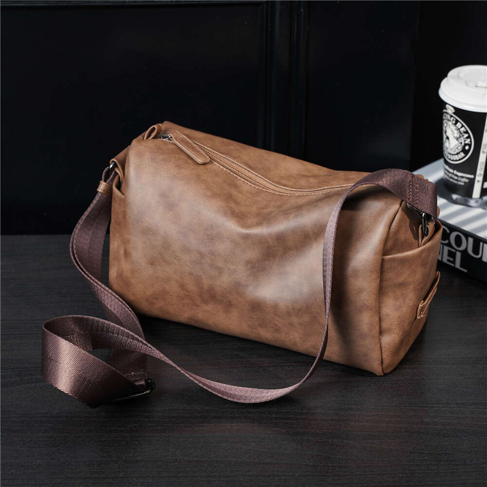 Luxury Shoulder Bags Totes Hobo New Cylinder Single Simple Casual Korean Style Trendy Men S Crossbody Bag Small Backpack SENYY
