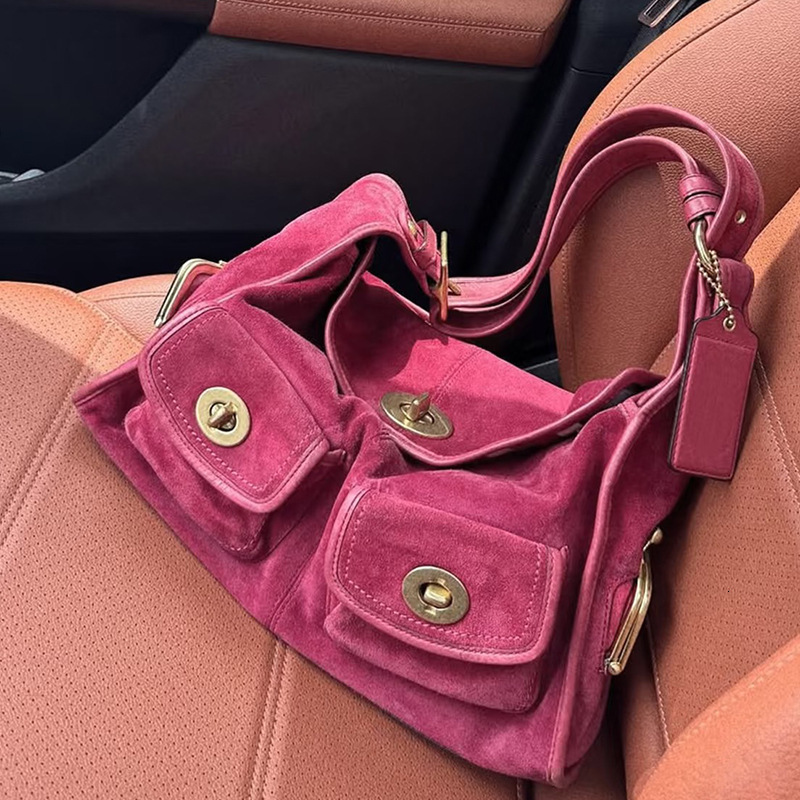 Japanese and Korean Design 2025 Autumn Winter Underarm Bag Simple Versatile MultiPocket Commuter Shoulder Bag for Women 251103