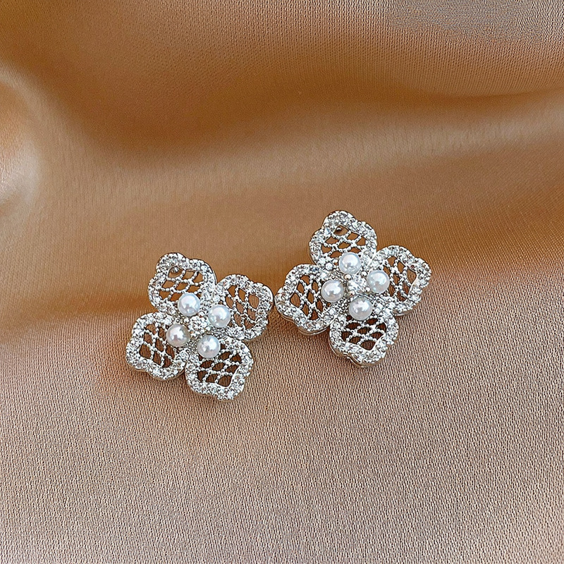 18K real gold plated zircon hollow flower pearl ear clip vintage elegant temperament light luxury niche earrings - view 6