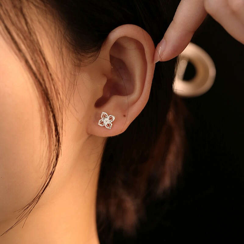 Hollow Four-leaf Clover Earrings Women Forest-style Trendy Versatile Accessory