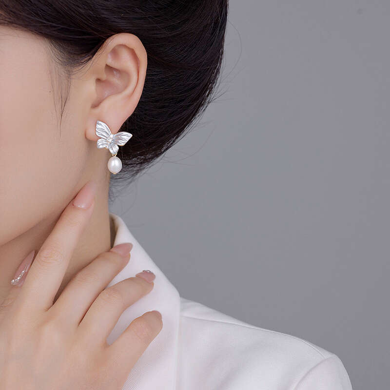 Natural Freshwater Pearl Earrings With Glazed Butterfly Design S925 Silver Stud Earrings Light Luxury Fashion Ear Accessories