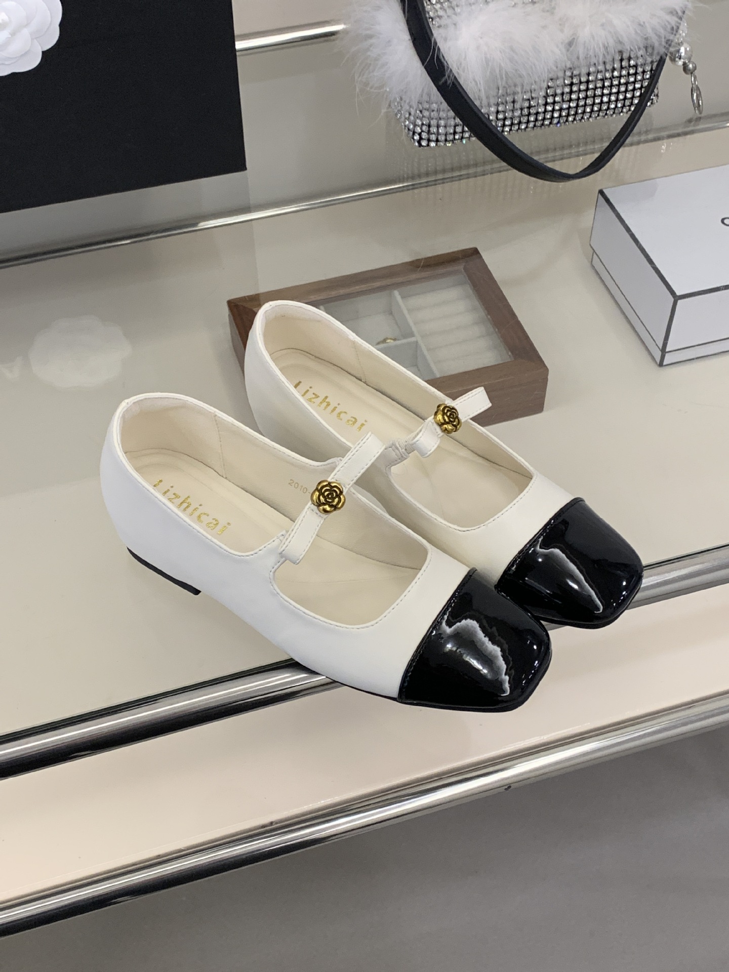 new Free Shipping Dress Shoes Fashionable and comfortable high heels make women's shoes look slimmer for daily wear