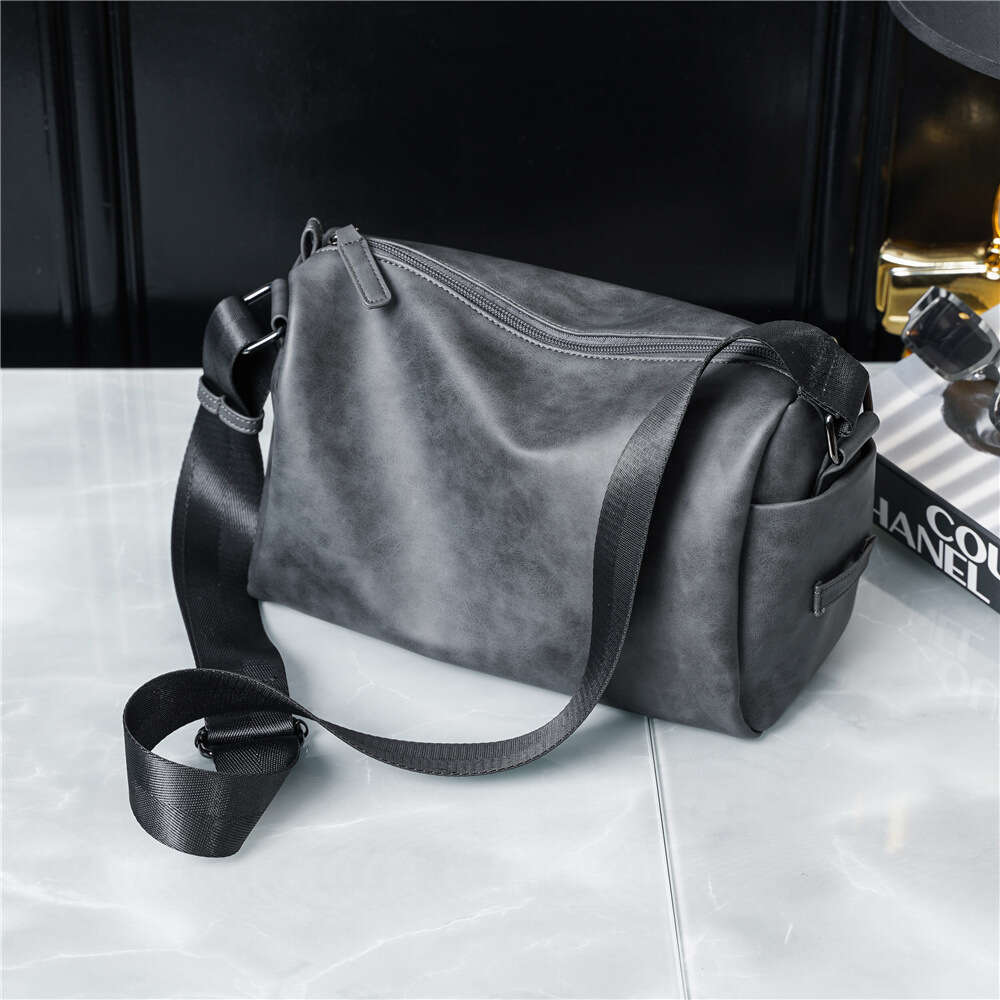 Luxury Shoulder Bags Totes Hobo New Cylinder Single Simple Casual Korean Style Trendy Men S Crossbody Bag Small Backpack SENYY