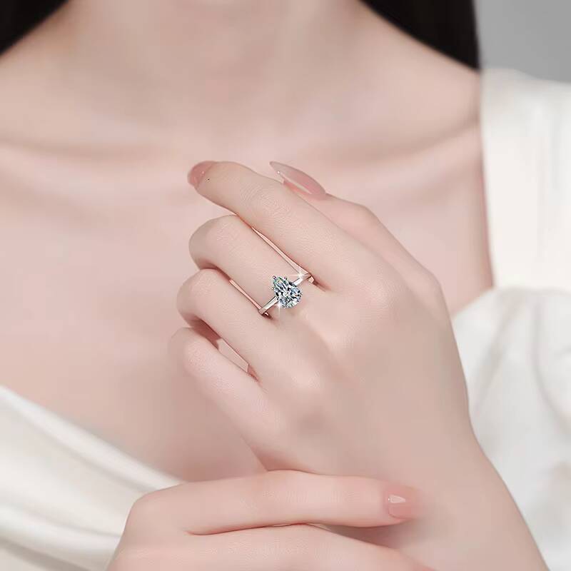 Custom 925 Sterling Silver 18k Gold Trendy Delicate Pear Cut VVS1 Moissanite Wedding Engagement Sparkly Solitaire Rings