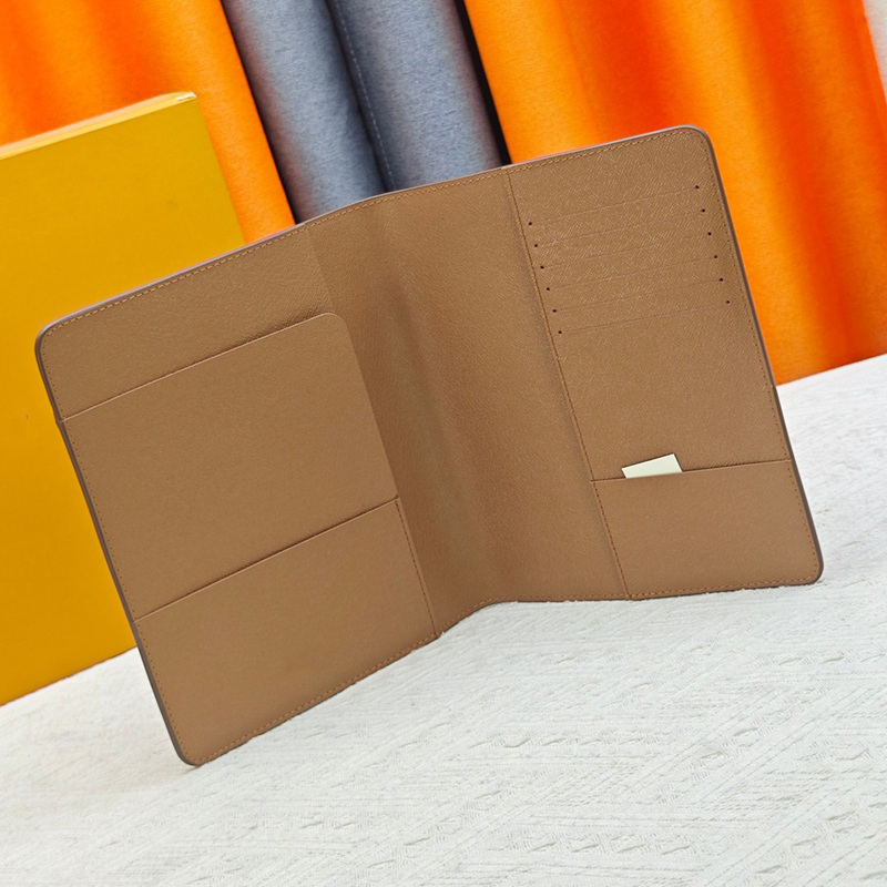 Outdoor Card Holders Large Check Holder Classic Printed Logo Design 18cm Notebook Cover