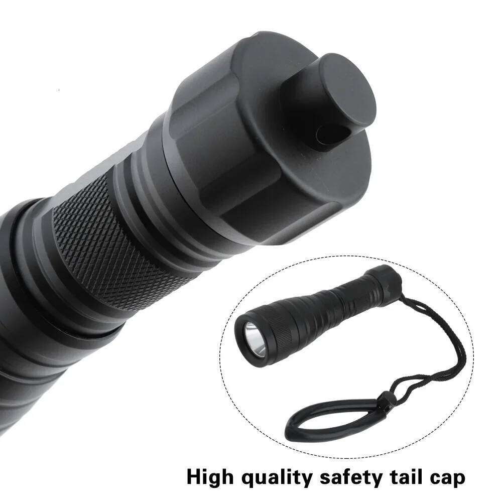 BORUiT DIV05 1050LM LED Scuba Diving Flashlight IPX8 Waterproof Underwater 150M Torch Submarine Lantern Use 18650 Battery Z260301