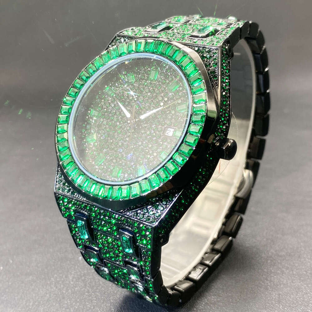 Hip-hop watch, high-end brand, suitable for dates, cool and stylish, men's fashion green full-rhinestone wristwatch fully paved with diamonds