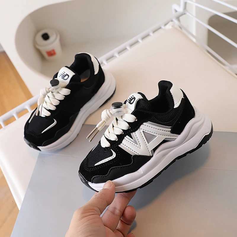 Spring & Autumn Kids' Thick-soled Running Shoes | Soft-soled Comfortable Casual Sports Sneakers for Boys & GirlsT260302