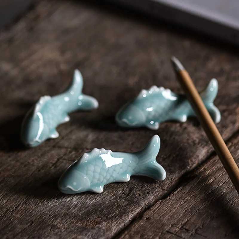 Lovely Celadon Ceramic Koi Fish Pen Holder Small Tea Pet Calligraphy Supply Home DecorT260302