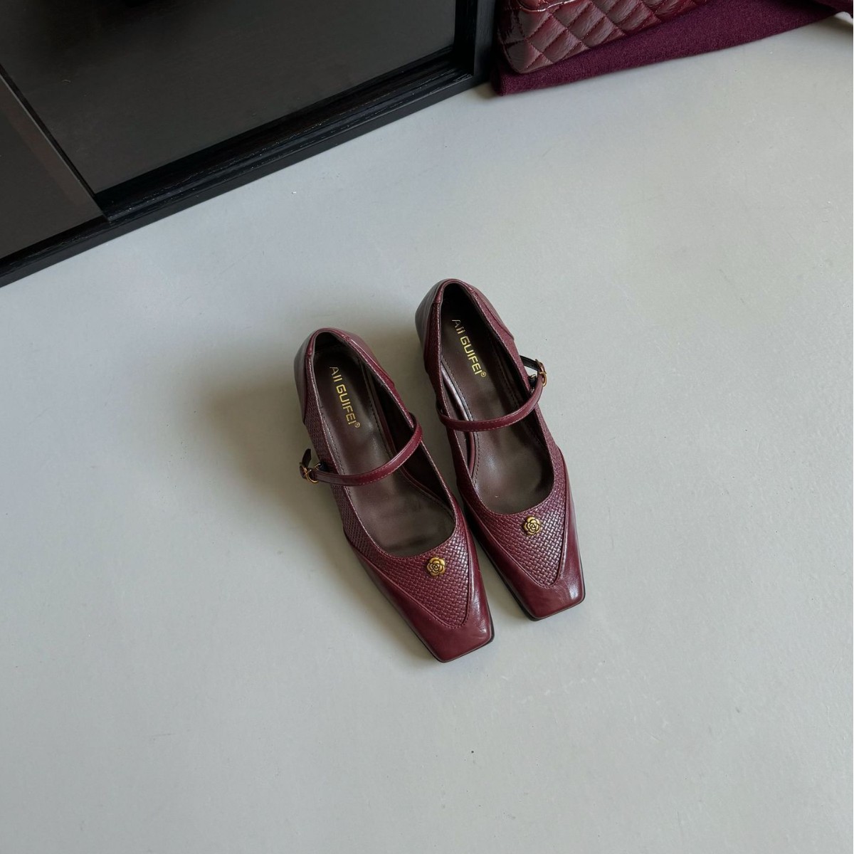 new Free Shipping Dress Shoes Fashionable pointed high heels simple and comfortable commuting elegant women's shoes