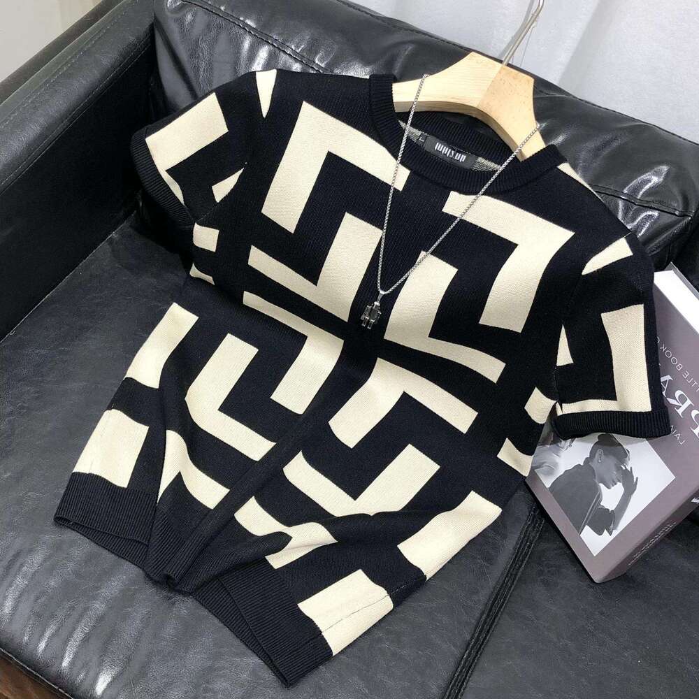 Spring And Autumn Geometric Pattern Base Shirt Men's Slim Fit Casual Trendy Brand Short Sleeve Knitted Top Summer T-Shirt Men