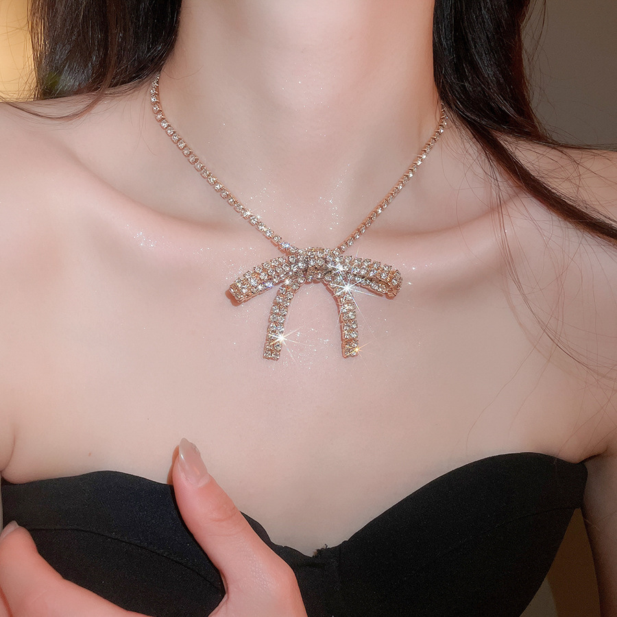 Super fairy-like diamond-encrusted bow pendant necklace, exquisite, sweet, elegant, and stylish collarbone chain, light luxury, niche, versatile acces - view 4