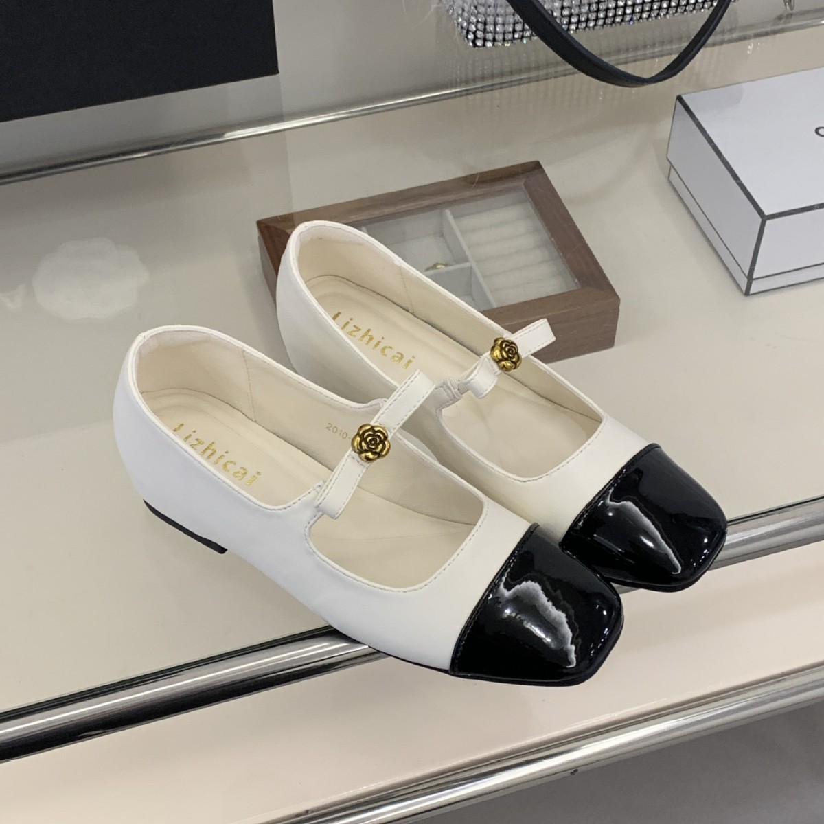 new Free Shipping Dress Shoes Fashionable and comfortable high heels make women's shoes look slimmer for daily wear