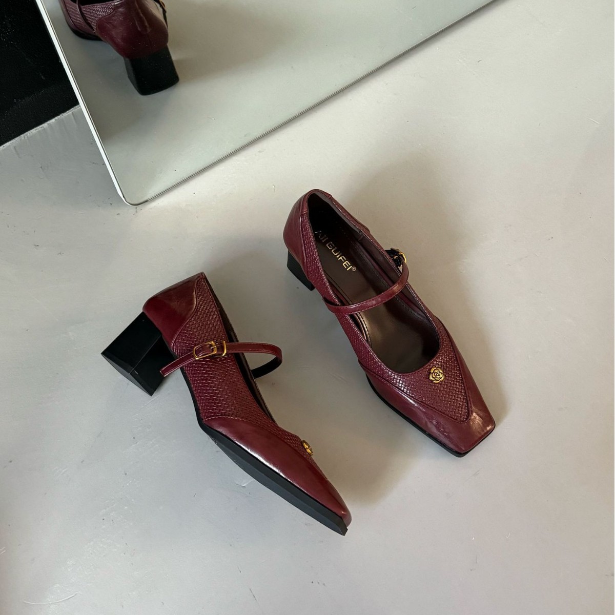 new Free Shipping Dress Shoes Fashionable pointed high heels simple and comfortable commuting elegant women's shoes