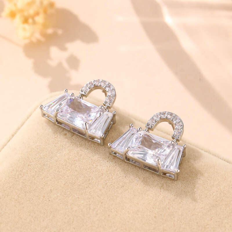 Fashionable Luxurious Zircon Earrings for Women High-End Personalized and Stylish