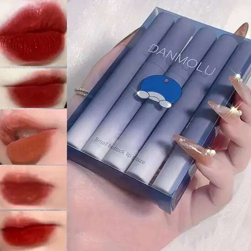 5 waterproof matte velvet lip lacquers with cartoon graphics for a smooth, glossy finish. H260302