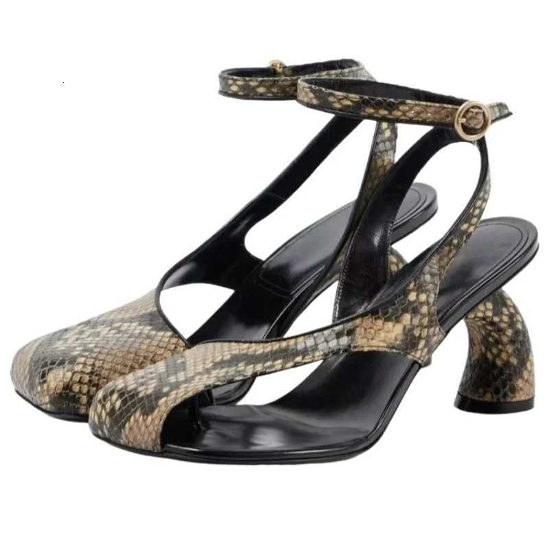 2025 European and American Womens Spring and Summer Open Toed Thick High Heels Square Head One Button Strap Large Sandals K260302