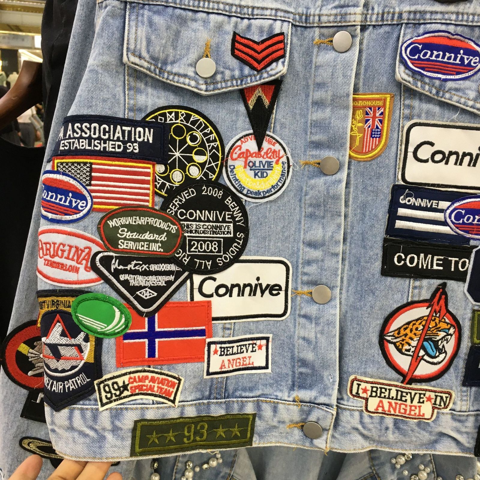 Women's Jackets Fashionable Spring Female Blue Denim Jacket Personality Hand-painted Graffiti Rivets Casual European Sequins Long Sleeves 230428