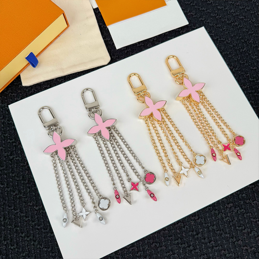 Designer Keychain Unisex Alloy Detachable Lanyard Fashion Versatile for Keys Headphones Pair Shoulder Bag Crossbody Bag Practical Daily Essential