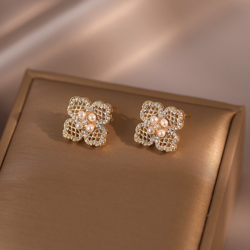 18K real gold plated zircon hollow flower pearl ear clip vintage elegant temperament light luxury niche earrings - view 7