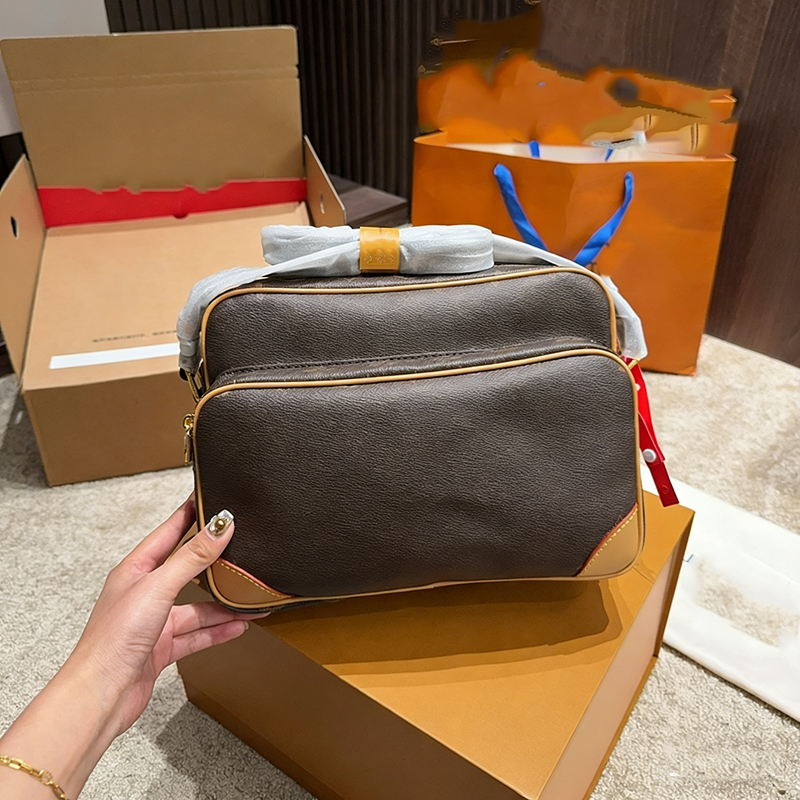 Stylish Canvas Messenger Pouch with Retro Design for Daily Commute & Outings 70155536