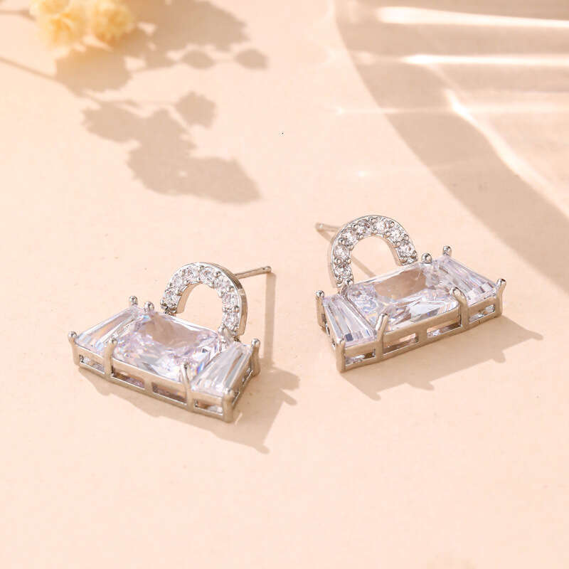 Fashionable Luxurious Zircon Earrings for Women High-End Personalized and Stylish