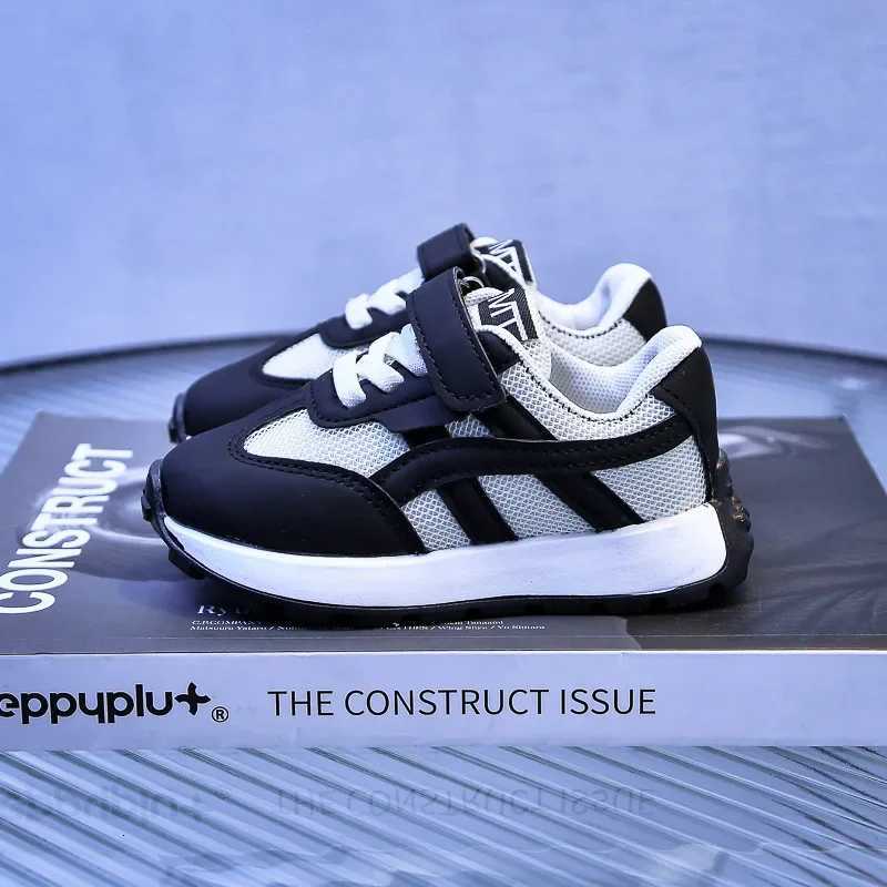 Boys Lightweight Breathable Sport Running Shoes Girls Soft Bottom Casual Shoes Student Footwear Size 23-36 Childrens SneakersT260302