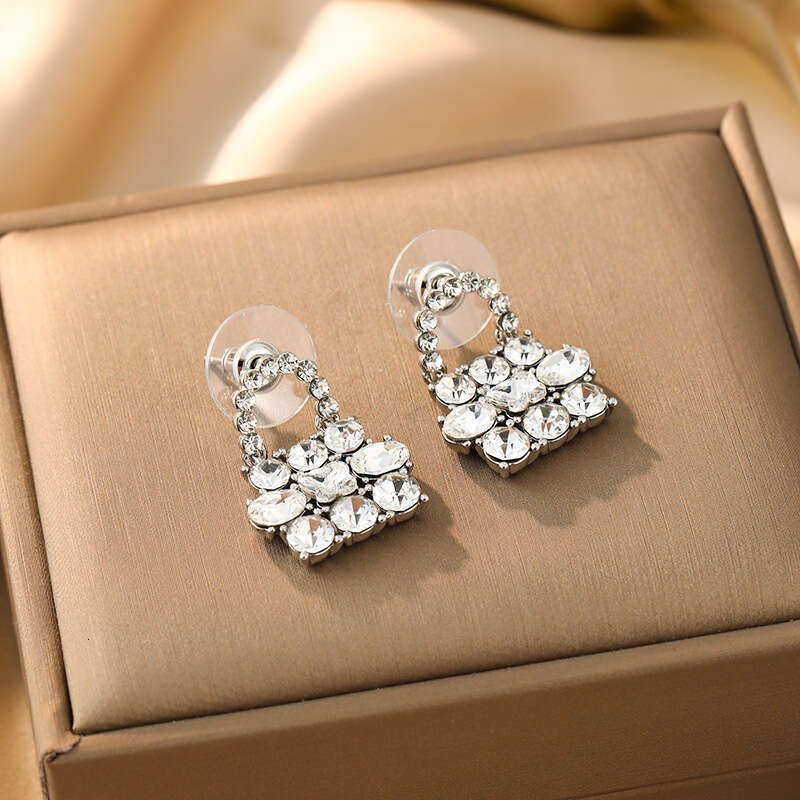 Micro-inlaid Zircon For Women Light Luxury Super Shiny Versatile Simple And Unique Stud Earrings