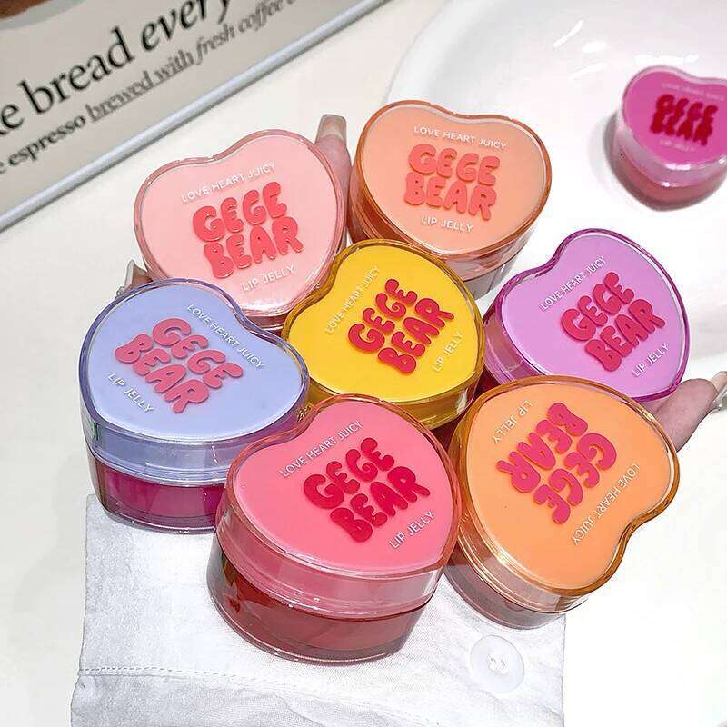 Gege bear heart-shaped lips are moisturizing, silky, delicate, lightweight, and easy to apply lipstick H260302
