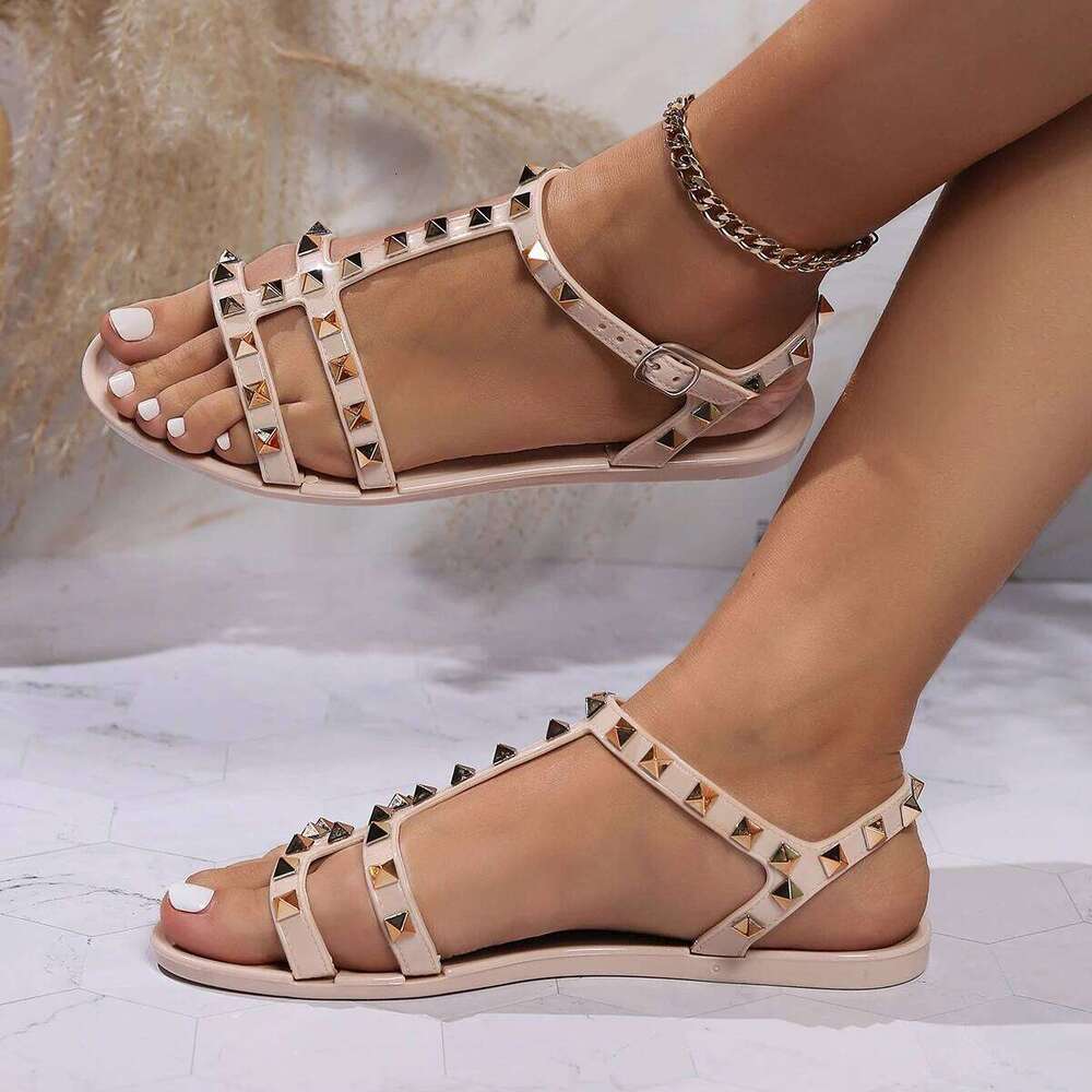 2025 New Style Rivet Thin Strap T-toe Sandals Summer Square Toe Flat Bottom Going Out Roman Women's Shoes