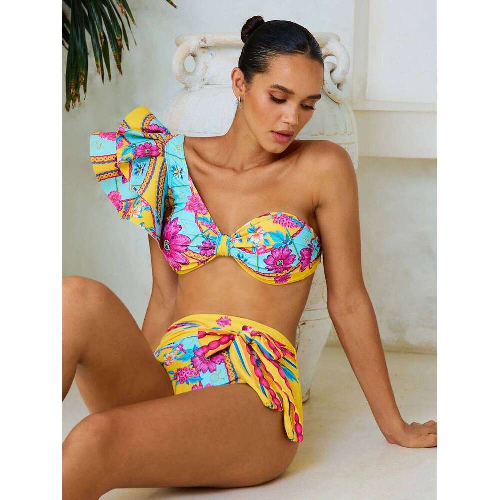 Constellation Flower Print Ruffled Bikini Swimsuit and Sarong Women Vacation Beachwear Luxury Bathing Suit Z260301
