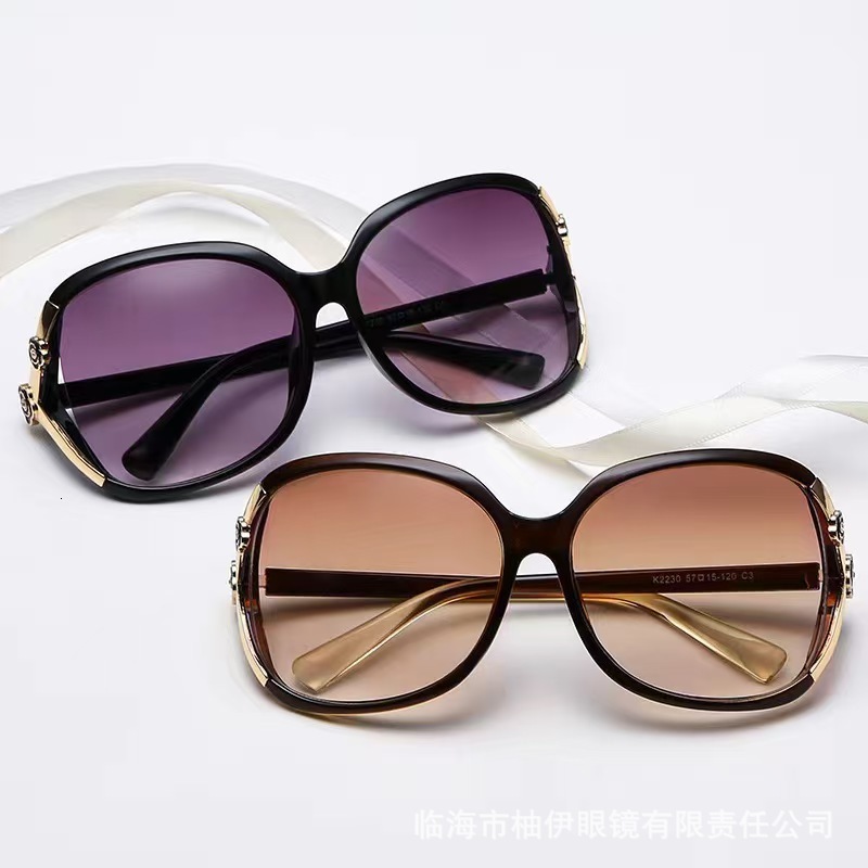 New High-end Women's Sunglasses Fashionable Celebrity Style Glasses Camellia Women's Designer Sunglasses Outdoor Driving Round Face Korean S