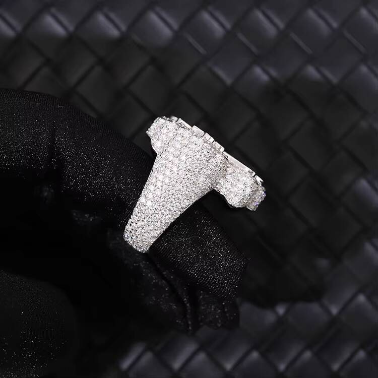 Fashion Design 925 Solid Silver With Iced Out Emerald Shape Moissanite Baguette Diamond Ring for Men Jewelry