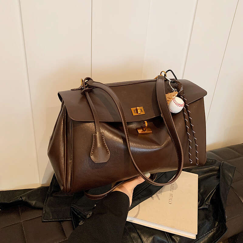 Retro fashion handbag women, new model for work and commuting, large-capacity shoulder with a high-end feel, crossbody bag