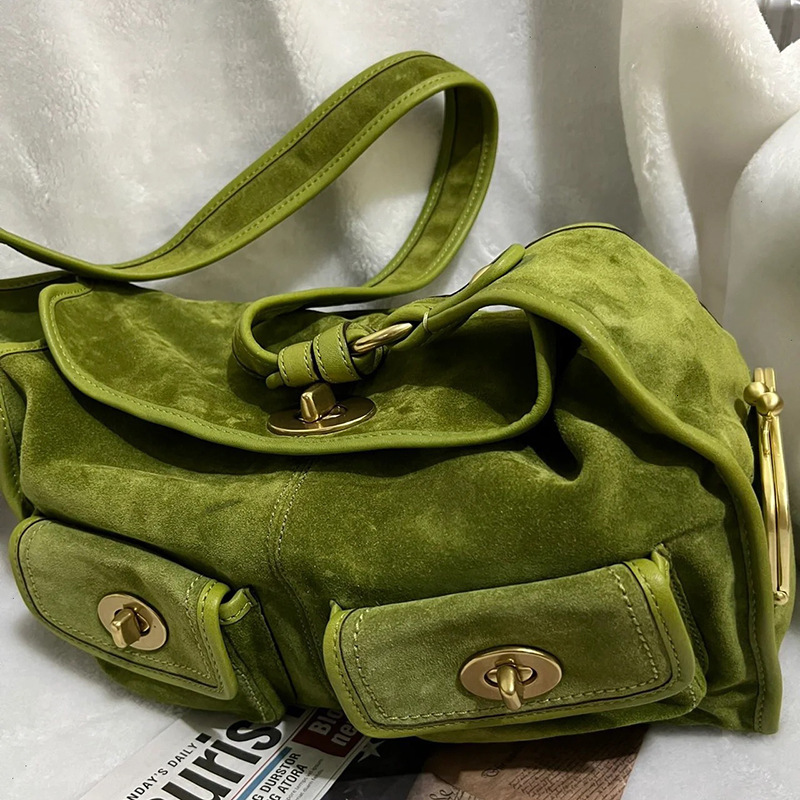 Japanese and Korean Design 2025 Autumn Winter Underarm Bag Simple Versatile MultiPocket Commuter Shoulder Bag for Women 251103