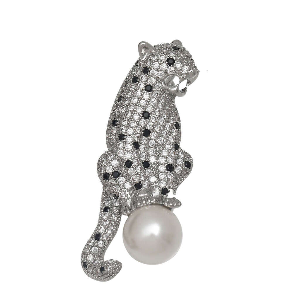Full Zirconium Cheetah Brooch Elegant Accessory For Coats And Suits Luxurious Sophisticated Unisex Style