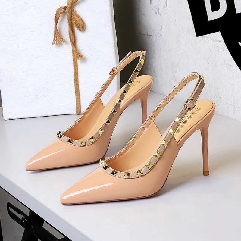 European And American Style Banquet High Heels Super High Heels Shallow MOUth Patent Leather Empty Strap Single Shoes K260302